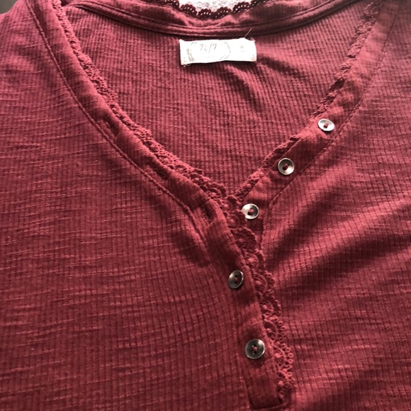 MAURICES MAROON SLEEVELESS TANK WITH 1/2 BUTTON SIZE S - Picture 4 of 8